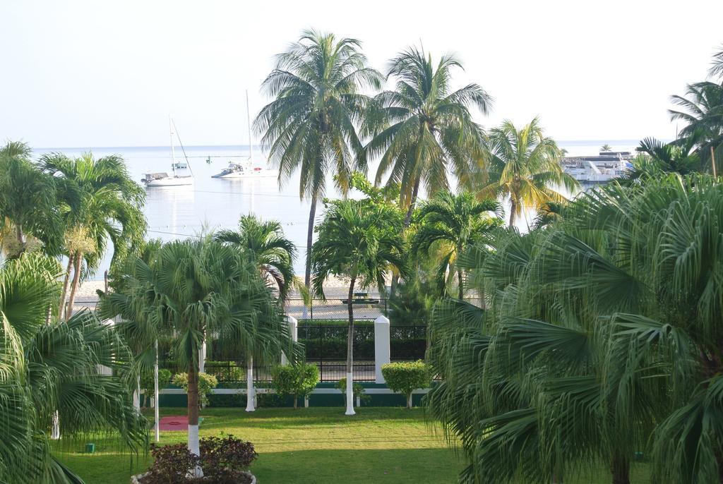 Beach One Bedroom Suite 13 โอโชรีโอส ภายนอก รูปภาพ
